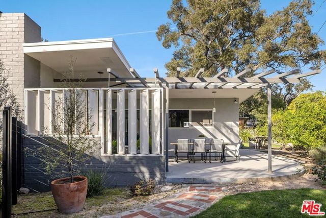 1009 Holly Road, Santa Paula, CA 93060