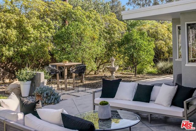 1009 Holly Road, Santa Paula, CA 93060