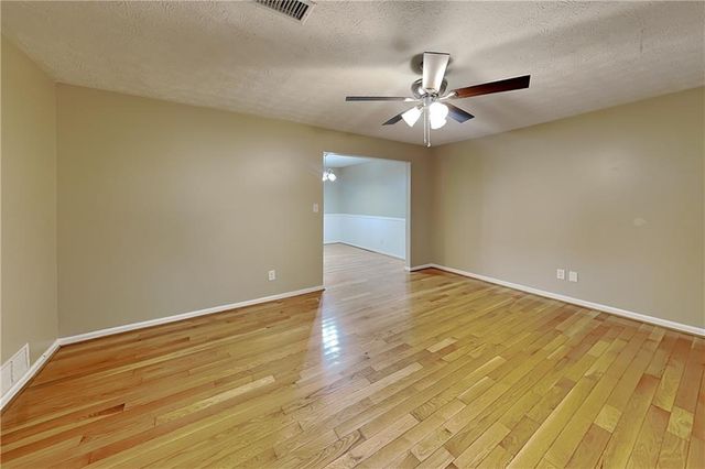 350 Ivy Mill Court, Roswell, GA 30076