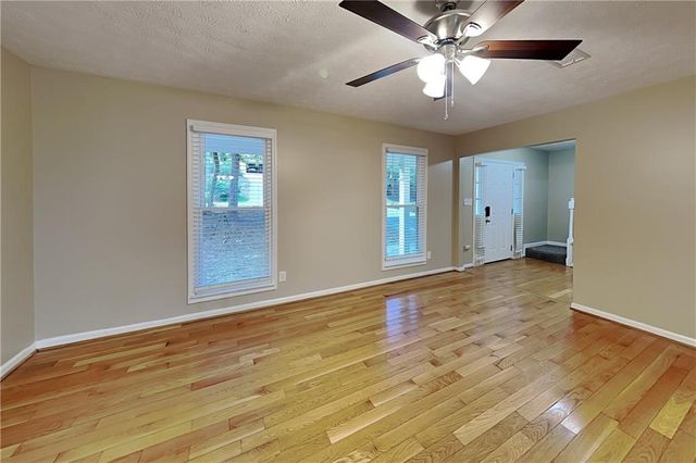 350 Ivy Mill Court, Roswell, GA 30076