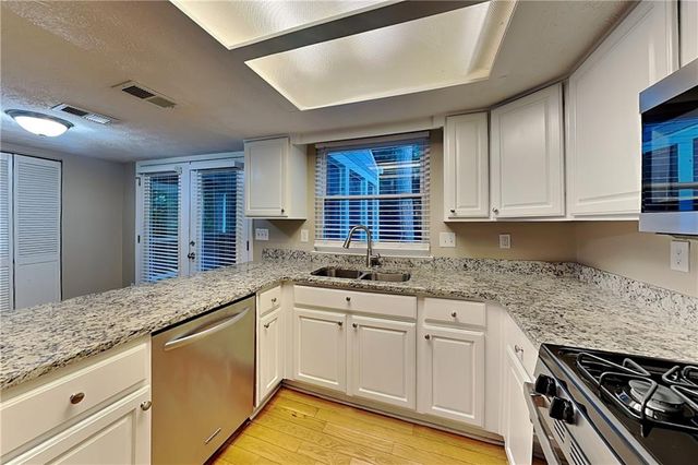 350 Ivy Mill Court, Roswell, GA 30076
