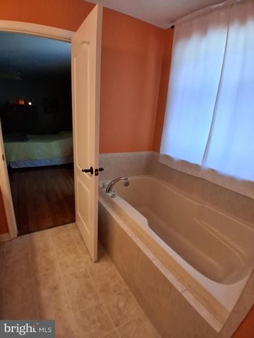 210 S LANDING DR, Milford, DE 19963