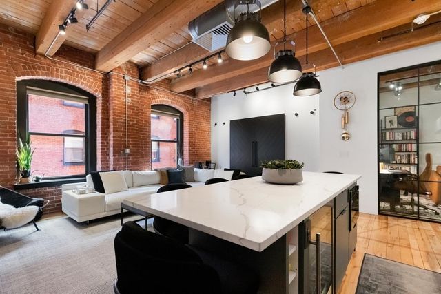 21 Wormwood St 422, Boston, MA 02210