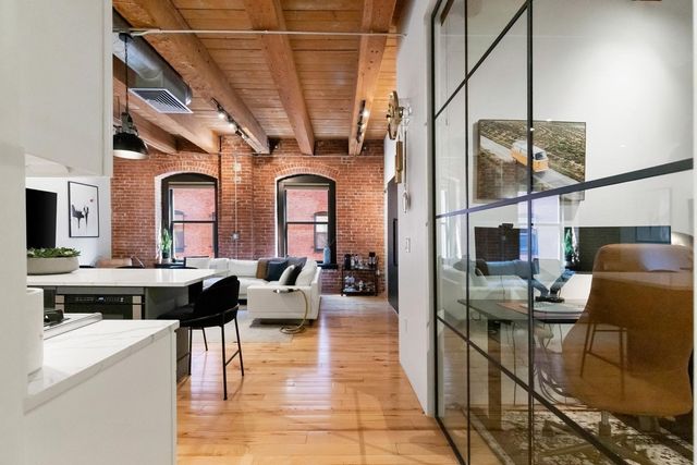 21 Wormwood St 422, Boston, MA 02210