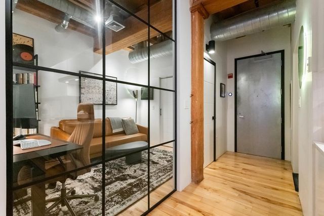 21 Wormwood St 422, Boston, MA 02210
