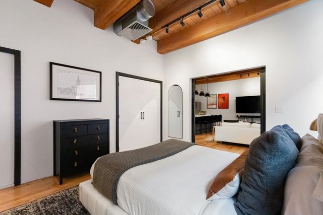 21 Wormwood St 422, Boston, MA 02210
