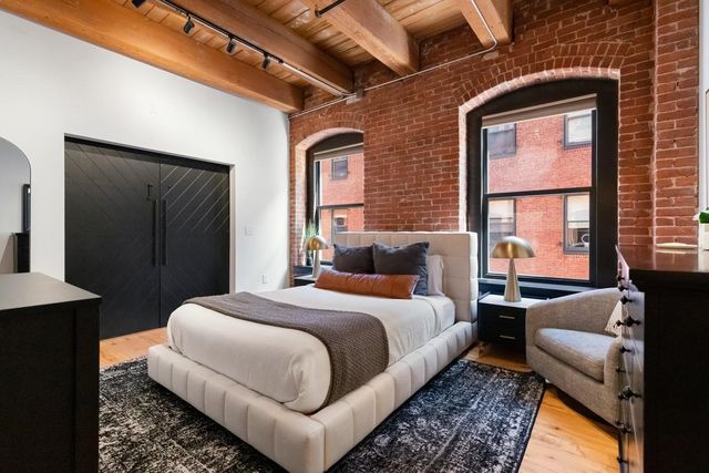 21 Wormwood St 422, Boston, MA 02210