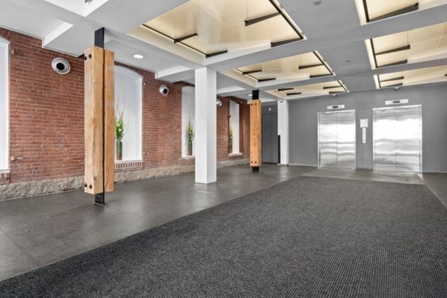 21 Wormwood St 422, Boston, MA 02210