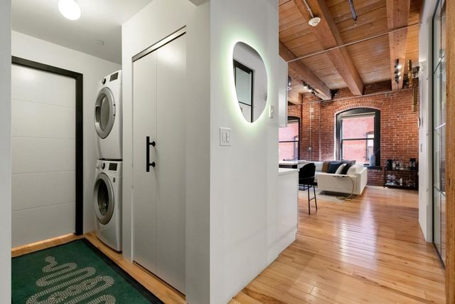 21 Wormwood St 422, Boston, MA 02210