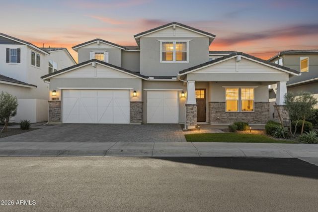 17245 W MIDDLEBURY Street, Surprise, AZ 85388