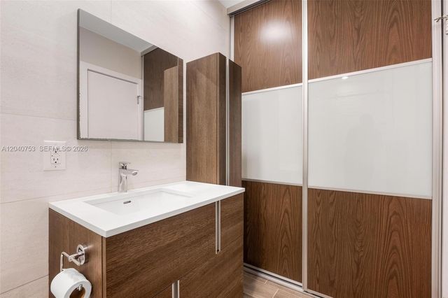 90 Edgewater Dr PH03, Coral Gables, FL 33133