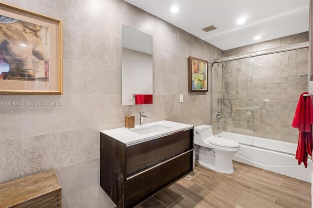 90 Edgewater Dr PH03, Coral Gables, FL 33133