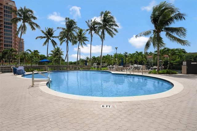 90 Edgewater Dr PH03, Coral Gables, FL 33133