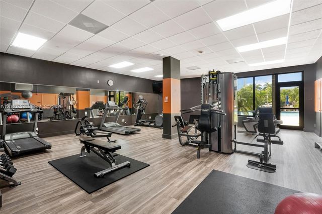 90 Edgewater Dr PH03, Coral Gables, FL 33133