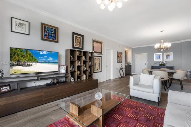 90 Edgewater Dr PH03, Coral Gables, FL 33133