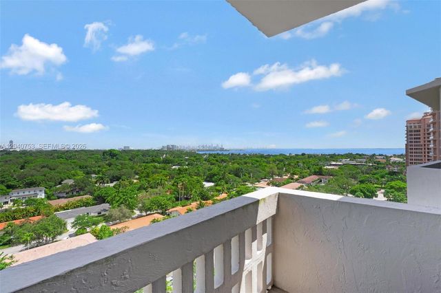 90 Edgewater Dr PH03, Coral Gables, FL 33133