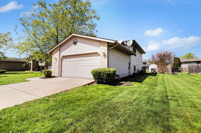 7954 Bracken Pkwy, Hobart, IN 46342