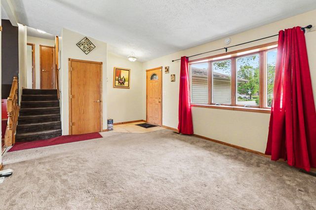 7954 Bracken Pkwy, Hobart, IN 46342