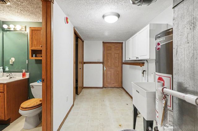 7954 Bracken Pkwy, Hobart, IN 46342