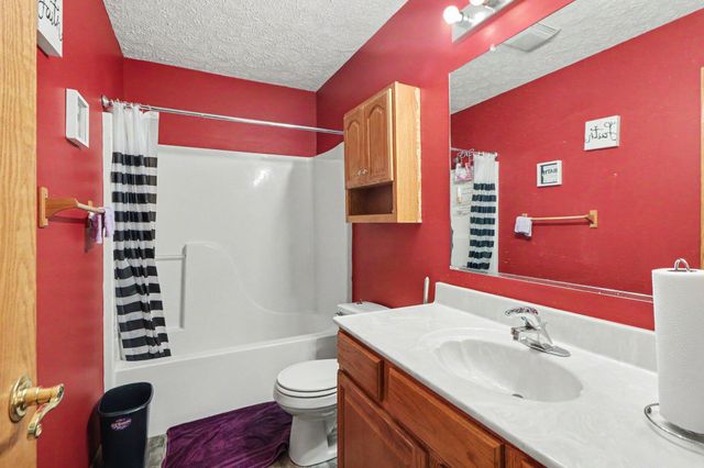 7954 Bracken Pkwy, Hobart, IN 46342