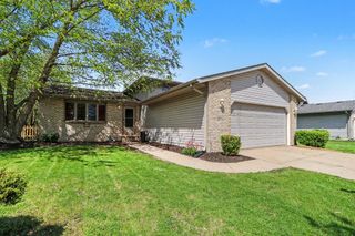 7954 Bracken Pkwy, Hobart, IN 46342