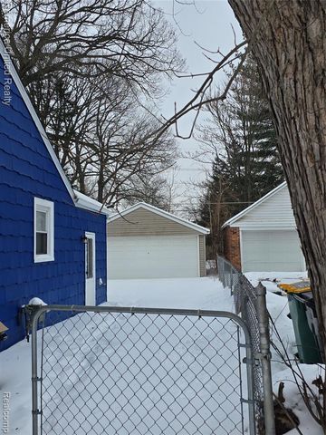 21541 Collingham Avenue, Farmington, MI 48336