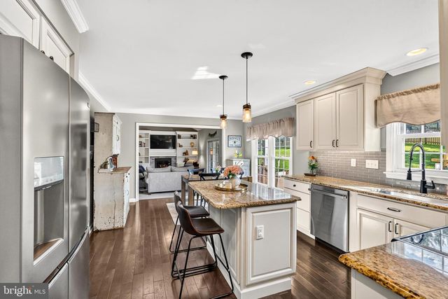 1110 COTSWOLD LN, West Chester, PA 19380