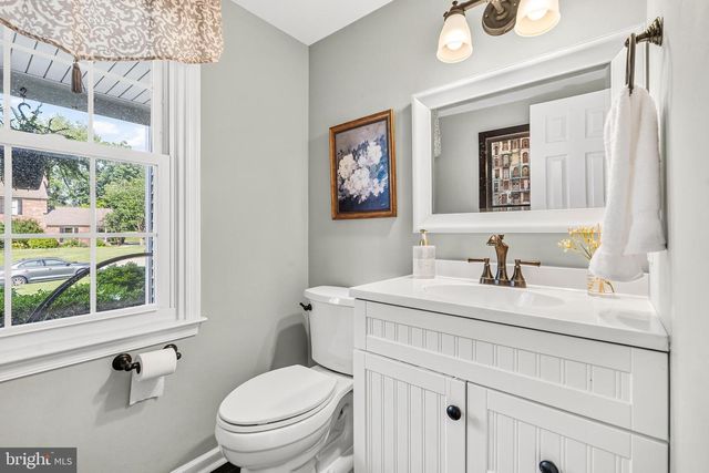 1110 COTSWOLD LN, West Chester, PA 19380