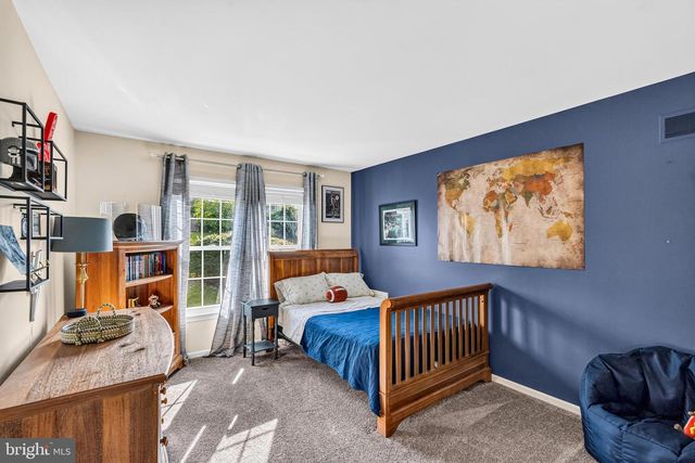 1110 COTSWOLD LN, West Chester, PA 19380