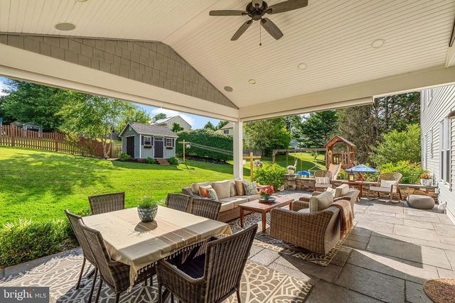 1110 COTSWOLD LN, West Chester, PA 19380