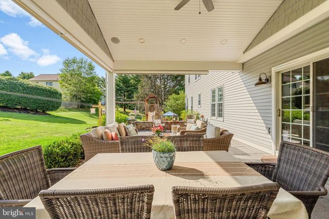 1110 COTSWOLD LN, West Chester, PA 19380