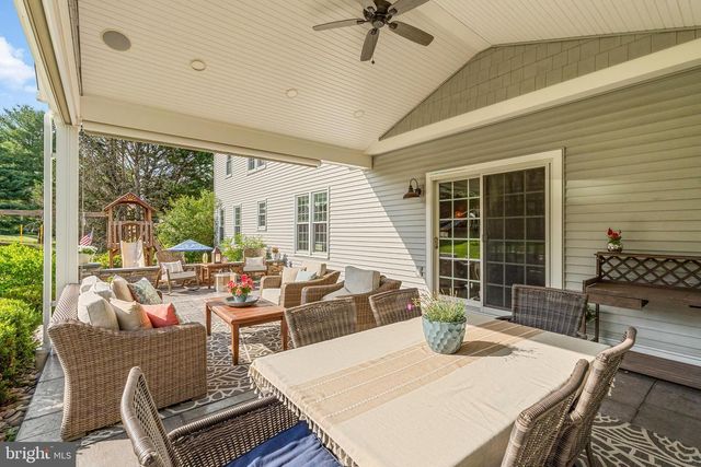 1110 COTSWOLD LN, West Chester, PA 19380