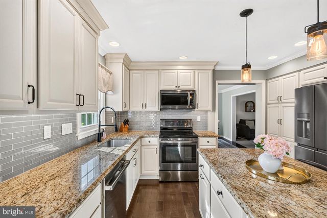 1110 COTSWOLD LN, West Chester, PA 19380