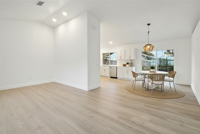 2025 9th Place, Vero Beach, FL 32960