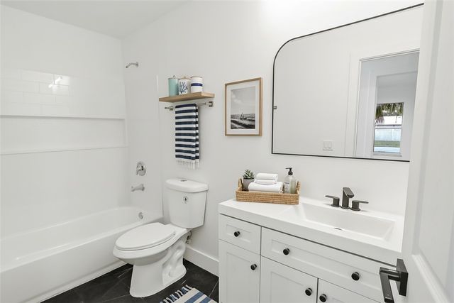 2025 9th Place, Vero Beach, FL 32960