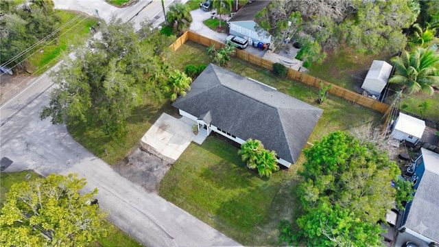 2025 9th Place, Vero Beach, FL 32960