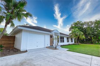 2025 9th Place, Vero Beach, FL 32960