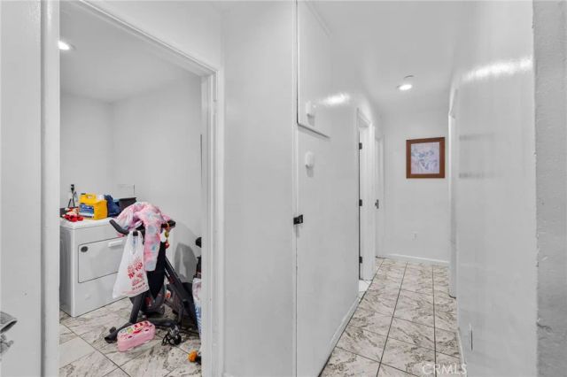 879 E 40th Place, Los Angeles, CA 90011