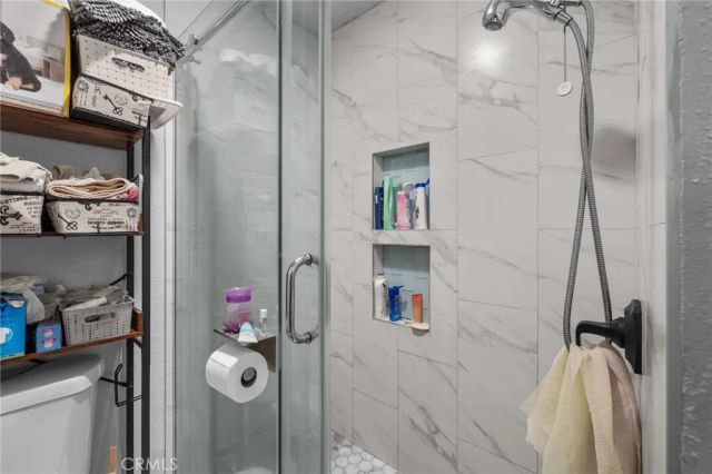 879 E 40th Place, Los Angeles, CA 90011