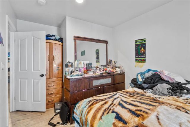 879 E 40th Place, Los Angeles, CA 90011