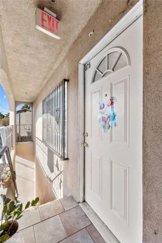 879 E 40th Place, Los Angeles, CA 90011