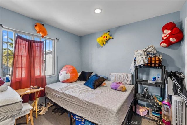 879 E 40th Place, Los Angeles, CA 90011