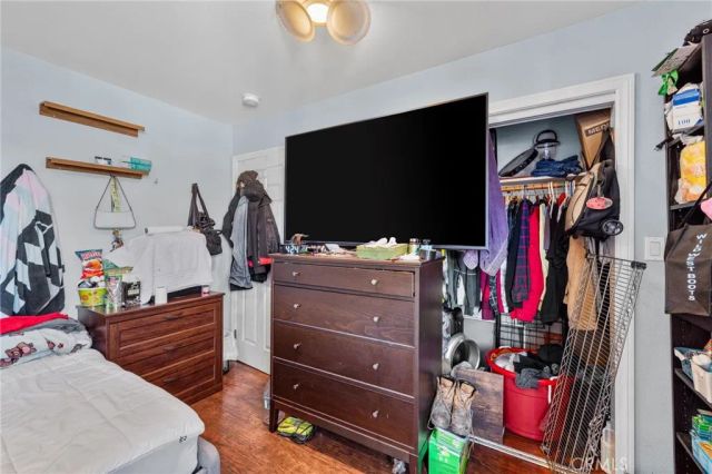 879 E 40th Place, Los Angeles, CA 90011