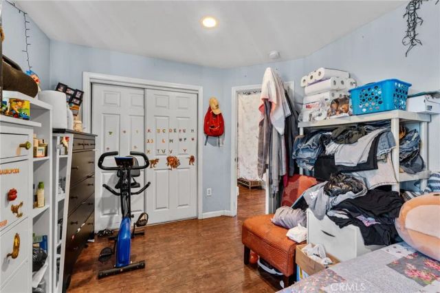 879 E 40th Place, Los Angeles, CA 90011