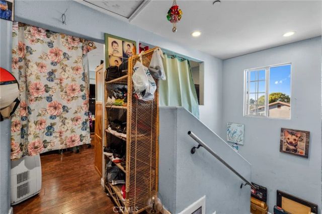 879 E 40th Place, Los Angeles, CA 90011