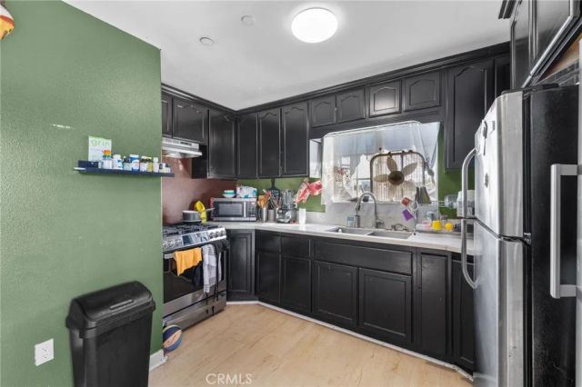 879 E 40th Place, Los Angeles, CA 90011