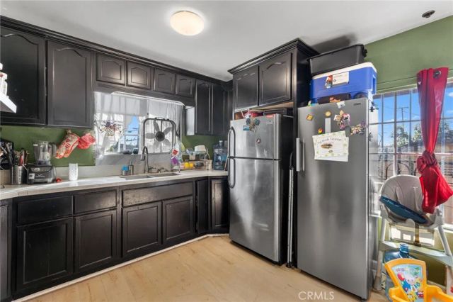 879 E 40th Place, Los Angeles, CA 90011