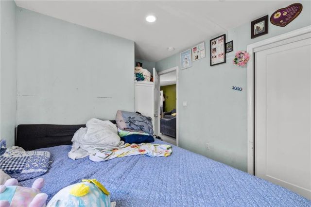 879 E 40th Place, Los Angeles, CA 90011