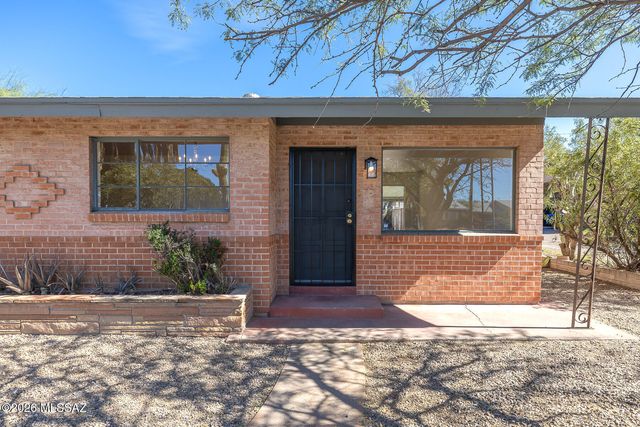 2758 N Warren Avenue, Tucson, AZ 85719