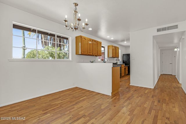 2758 N Warren Avenue, Tucson, AZ 85719